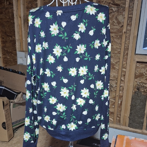 Draper James Navy Floral Lounge Set - Picture 6 of 10